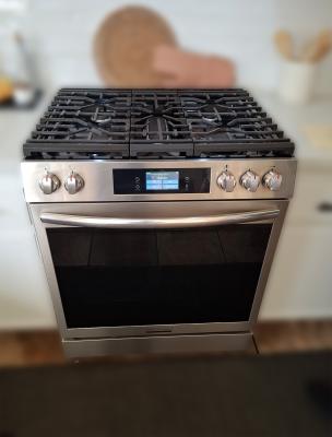 Frigidaire GCFG3060BFA Range