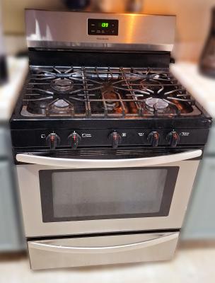 Frigidaire LFGF3052TFA Range