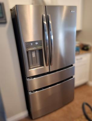 Frigidaire GRMS2773AF Refrigerator